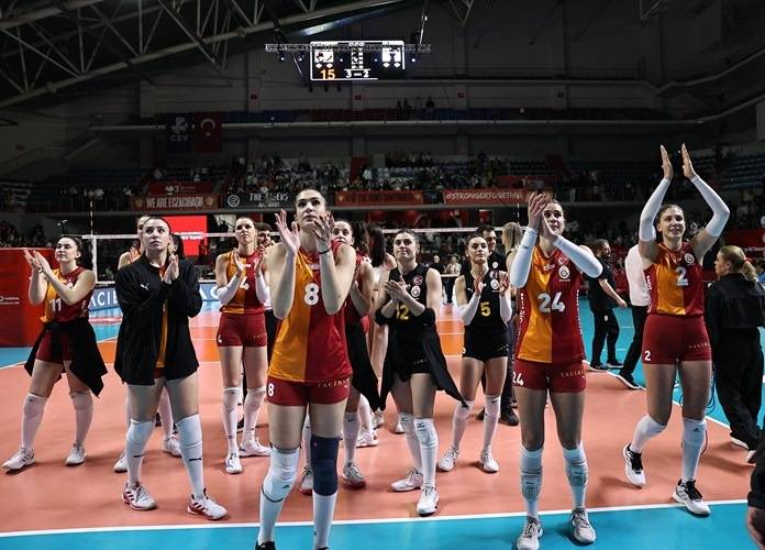 Galatasaray Adası'nı sallayan güzeller: İlkin Aydın çok farklıydı 3